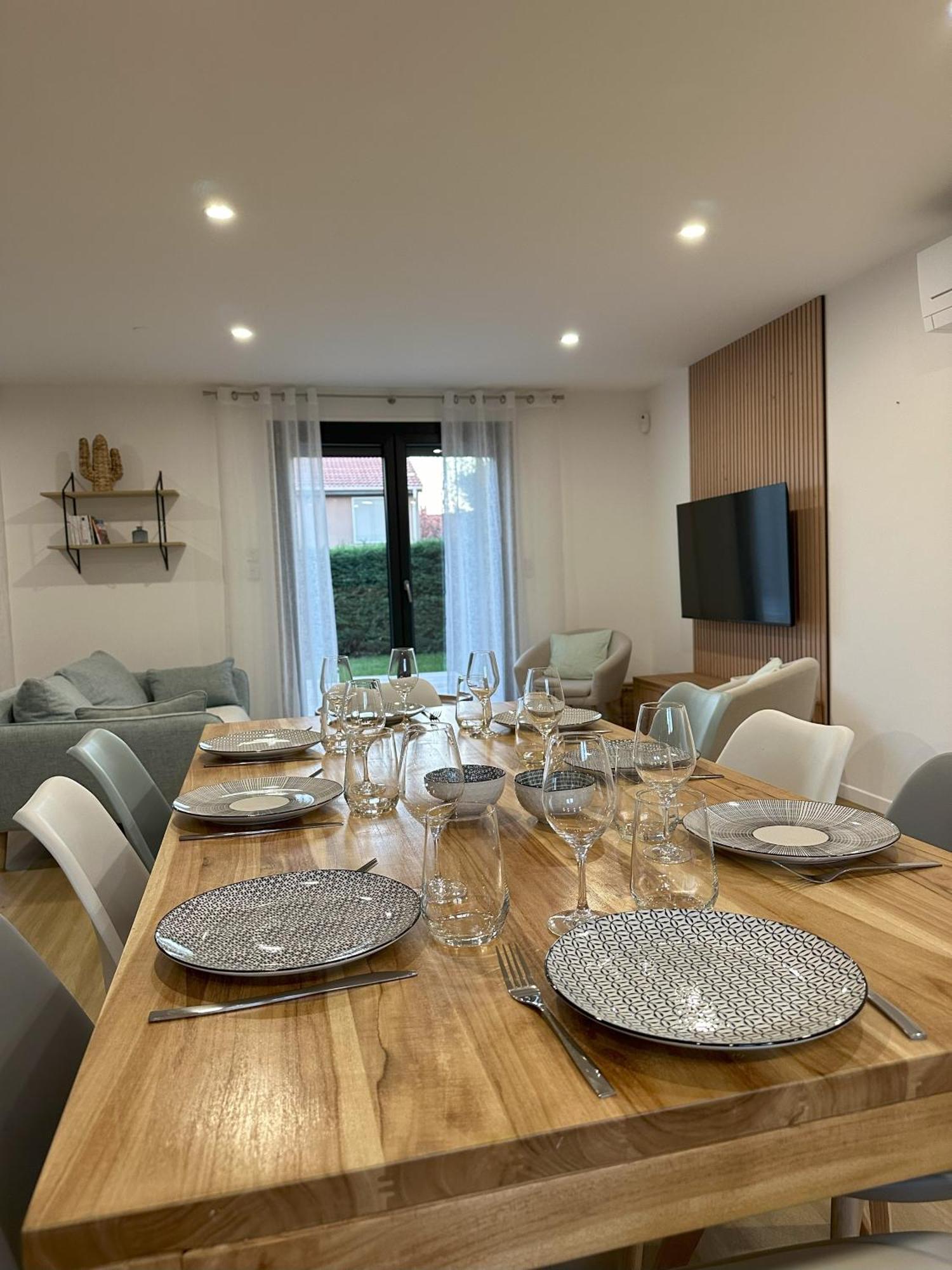 Sunny House - Villa 4 Chambres - Saint Genis Les Ollieres Екстер'єр фото