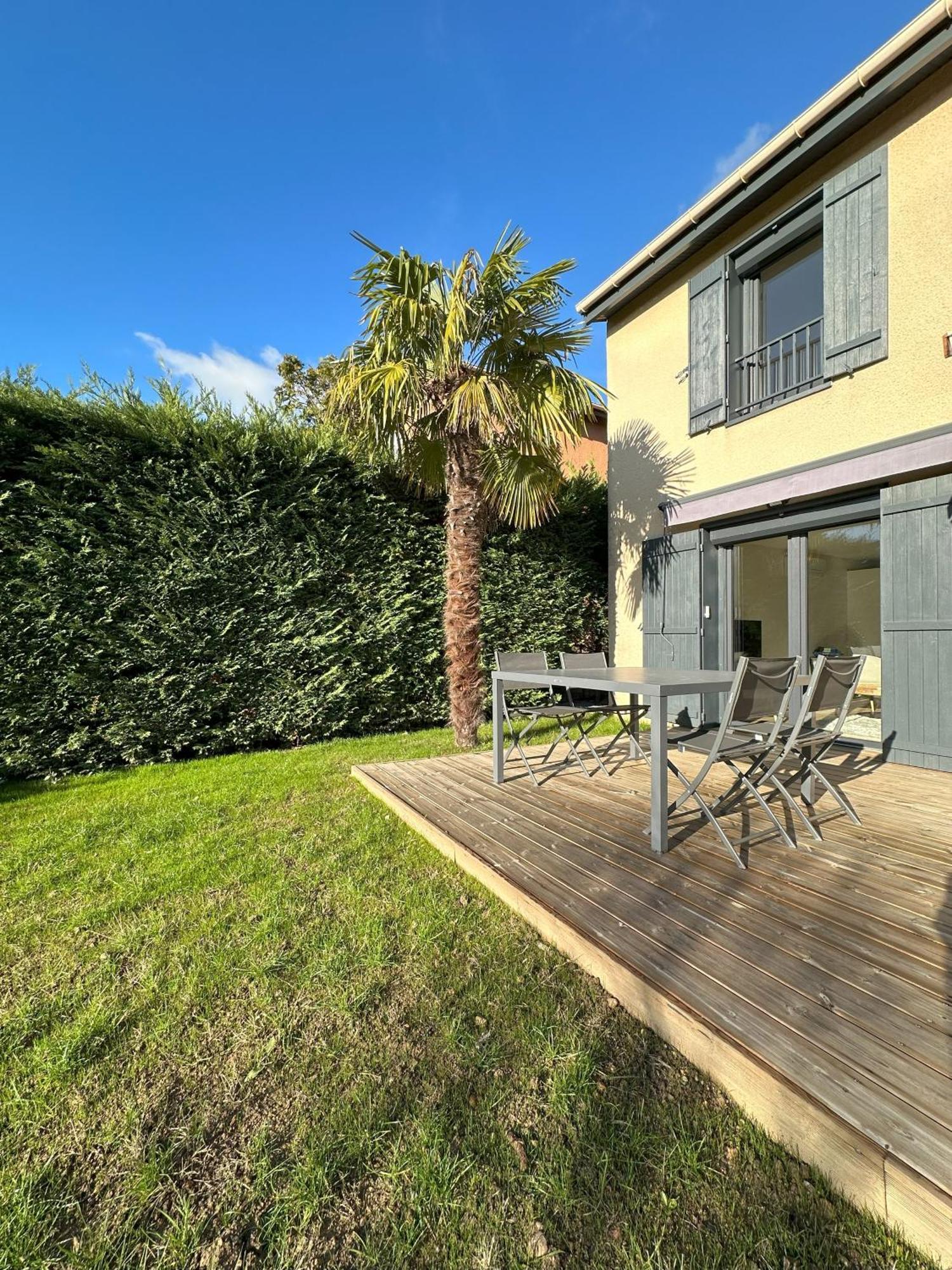 Sunny House - Villa 4 Chambres - Saint Genis Les Ollieres Екстер'єр фото